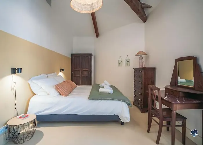 Mas Evalla, Charme, Piscine Chauffee Et Vue Unique